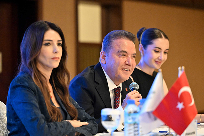 buyuksehir-belediye-baskani-ve-antab-baskani-muhittin-bocek-003.jpg